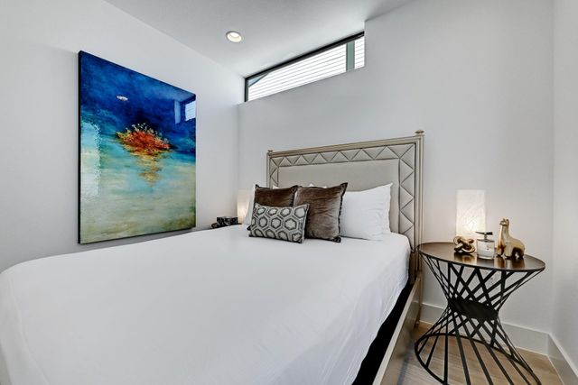 3406 E 17th ST 5, Austin, TX 78721