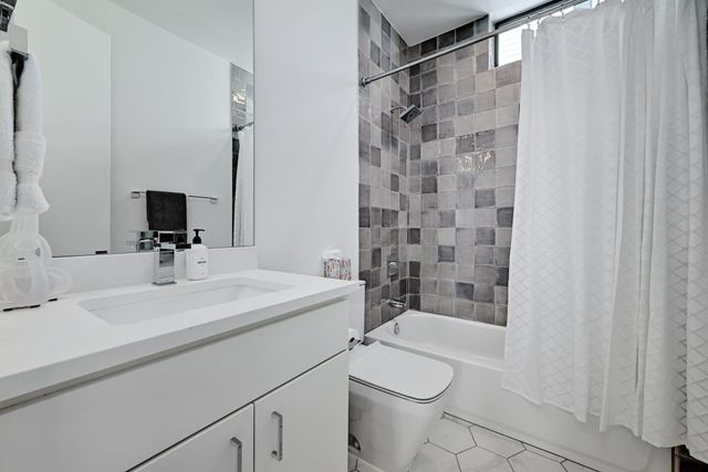 3406 E 17th ST 5, Austin, TX 78721