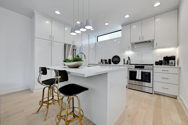 3406 E 17th ST 5, Austin, TX 78721