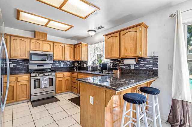 717 E Spring Lane, Lemoore, CA 93245