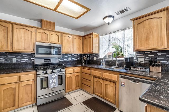 717 E Spring Lane, Lemoore, CA 93245