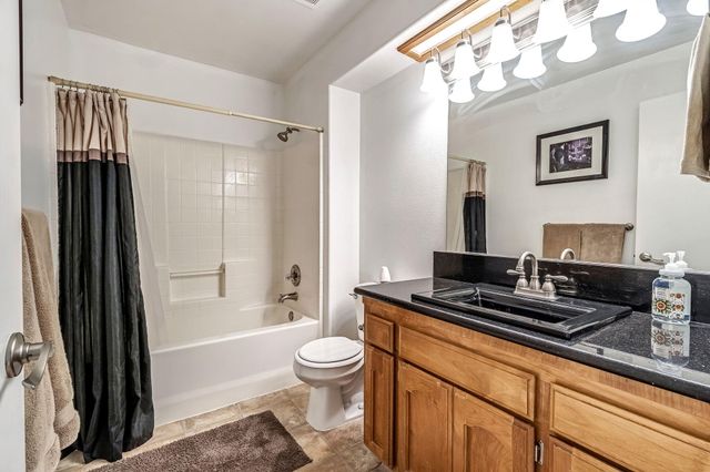 717 E Spring Lane, Lemoore, CA 93245