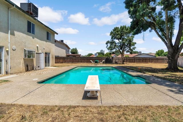 717 E Spring Lane, Lemoore, CA 93245