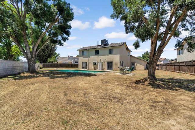 717 E Spring Lane, Lemoore, CA 93245