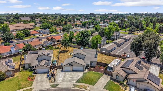 717 E Spring Lane, Lemoore, CA 93245