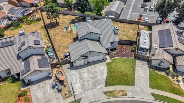 717 E Spring Lane, Lemoore, CA 93245