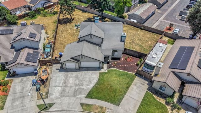 717 E Spring Lane, Lemoore, CA 93245