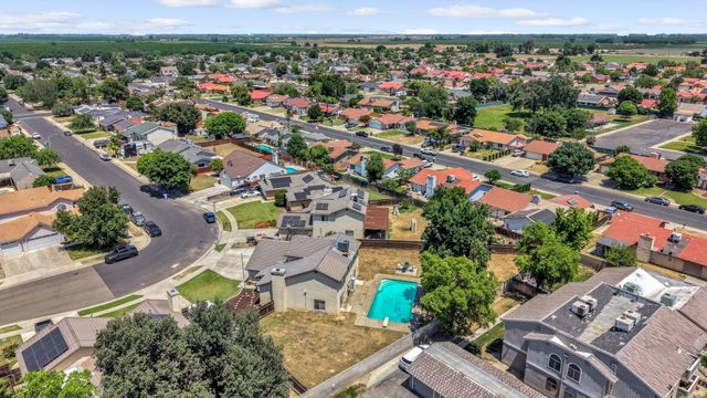 717 E Spring Lane, Lemoore, CA 93245