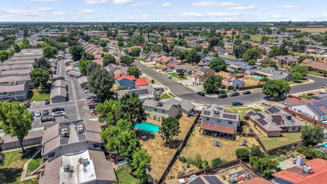 717 E Spring Lane, Lemoore, CA 93245