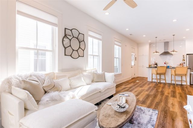 144 N Washington Avenue 201, Fayetteville, AR 72701