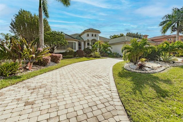 3250 W Stonebrook Cir, Davie, FL 33330