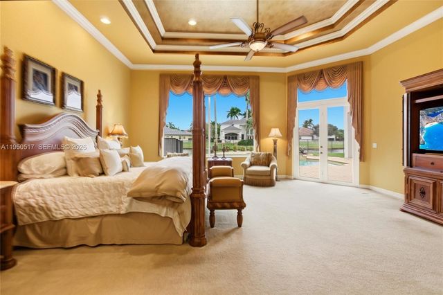 3250 W Stonebrook Cir, Davie, FL 33330