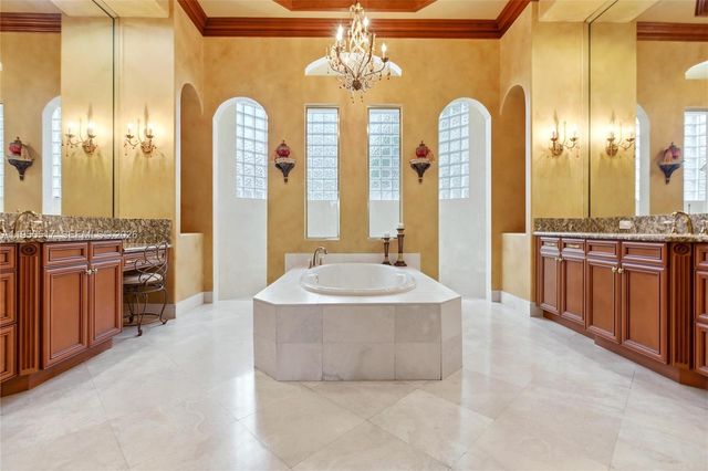 3250 W Stonebrook Cir, Davie, FL 33330