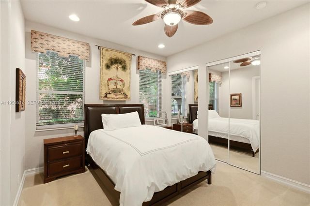 3250 W Stonebrook Cir, Davie, FL 33330