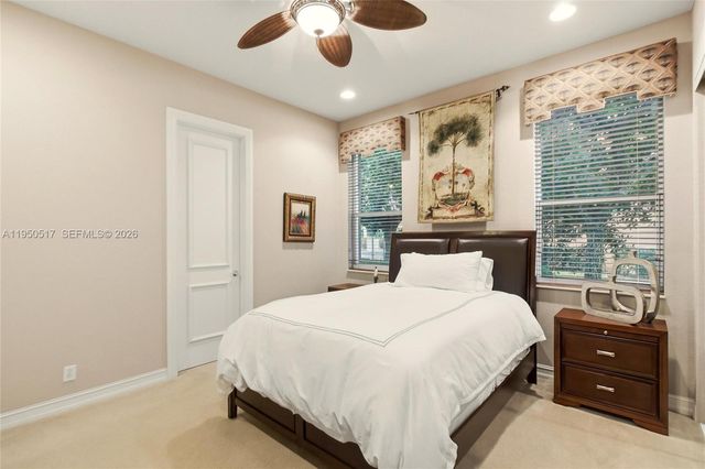 3250 W Stonebrook Cir, Davie, FL 33330