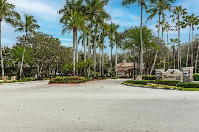 3250 W Stonebrook Cir, Davie, FL 33330