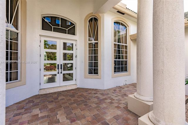 3250 W Stonebrook Cir, Davie, FL 33330