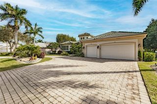 3250 W Stonebrook Cir, Davie, FL 33330