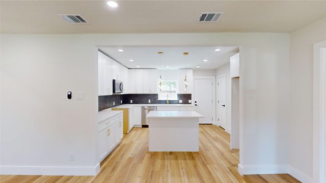 2236 Winthrop Drive, Dallas, TX 75228