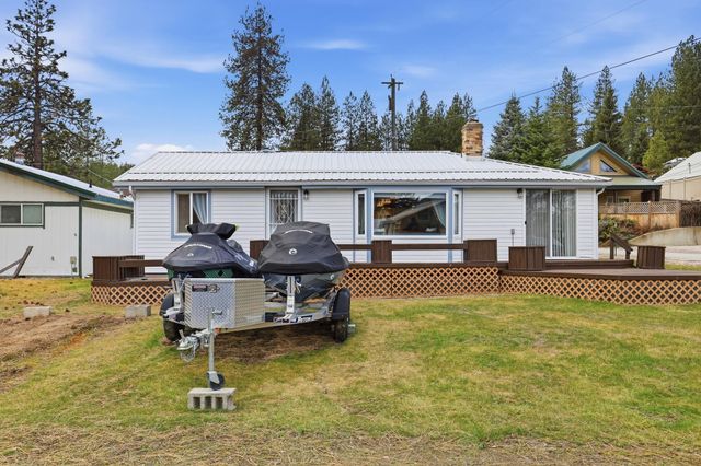 41914 Robert Rd, Loon Lake, WA 99148