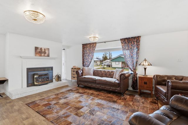 41914 Robert Rd, Loon Lake, WA 99148