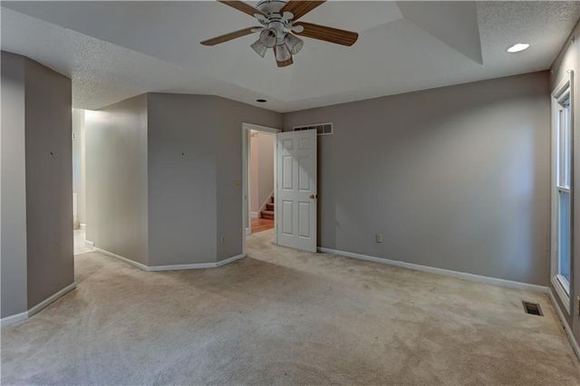 28385 Woodland Road, Paola, KS 66071