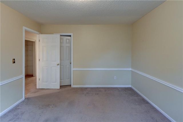 28385 Woodland Road, Paola, KS 66071