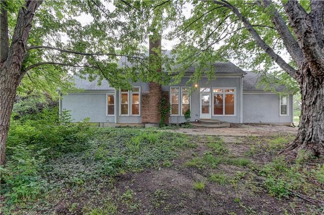 28385 Woodland Road, Paola, KS 66071