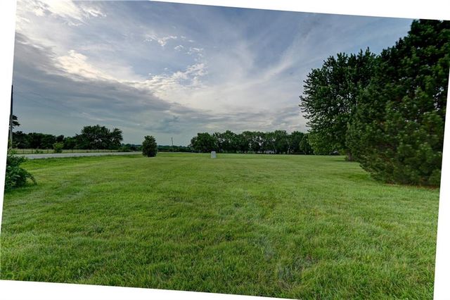 28385 Woodland Road, Paola, KS 66071