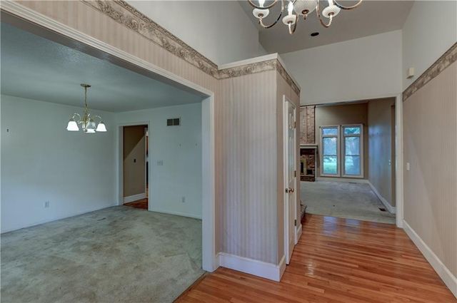 28385 Woodland Road, Paola, KS 66071