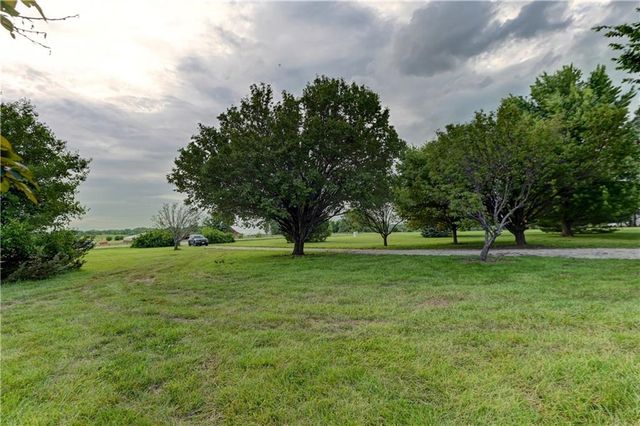 28385 Woodland Road, Paola, KS 66071