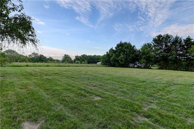 28385 Woodland Road, Paola, KS 66071
