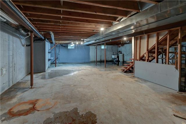 28385 Woodland Road, Paola, KS 66071