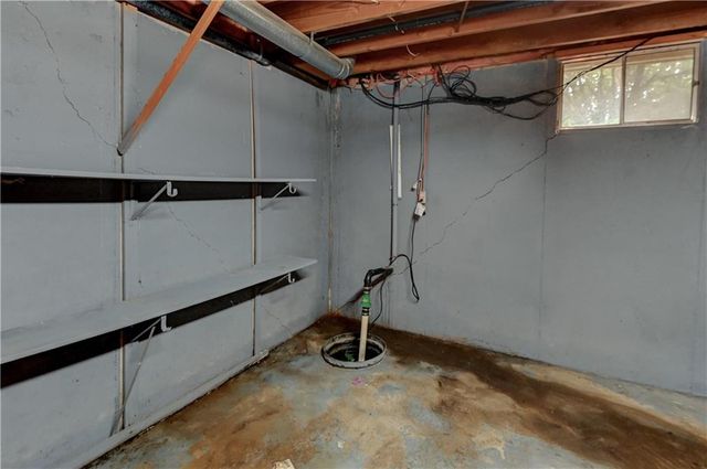 28385 Woodland Road, Paola, KS 66071