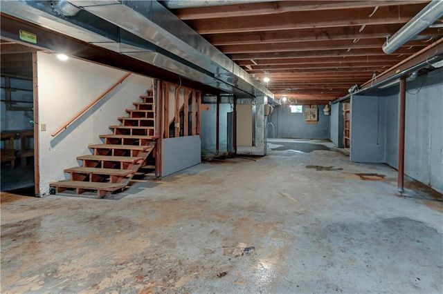 28385 Woodland Road, Paola, KS 66071