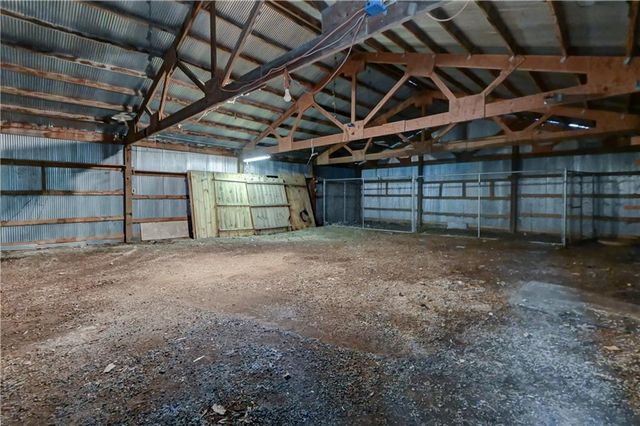 28385 Woodland Road, Paola, KS 66071