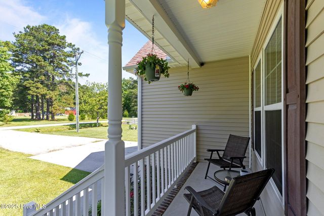 351 NW Backwoods Road, Moyock, NC 27958
