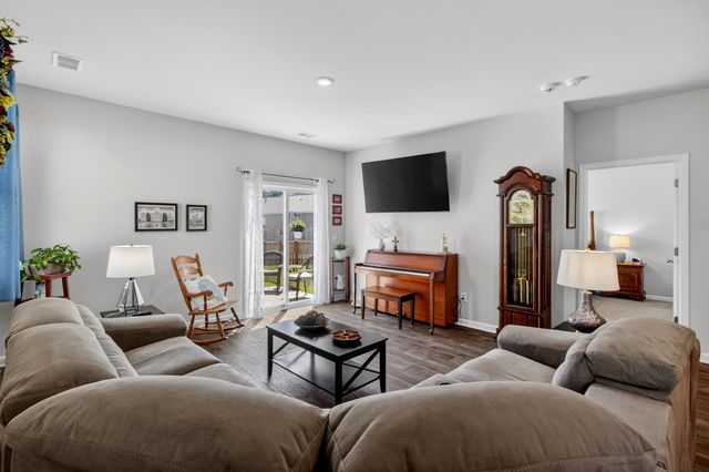 410 Eastern Pine, Summerville, SC 29486