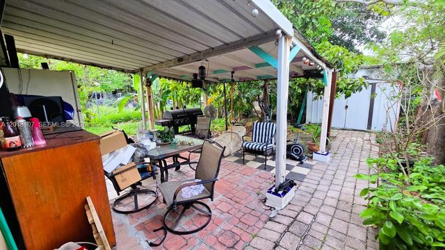 2335 NW 55th St, Miami, FL 33142