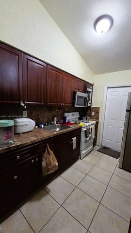 2335 NW 55th St, Miami, FL 33142