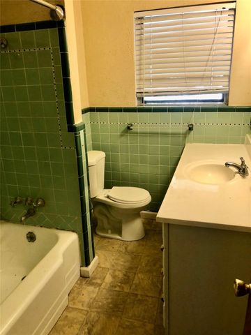 2204 Healey Drive, Dallas, TX 75228