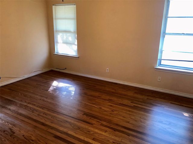 2204 Healey Drive, Dallas, TX 75228