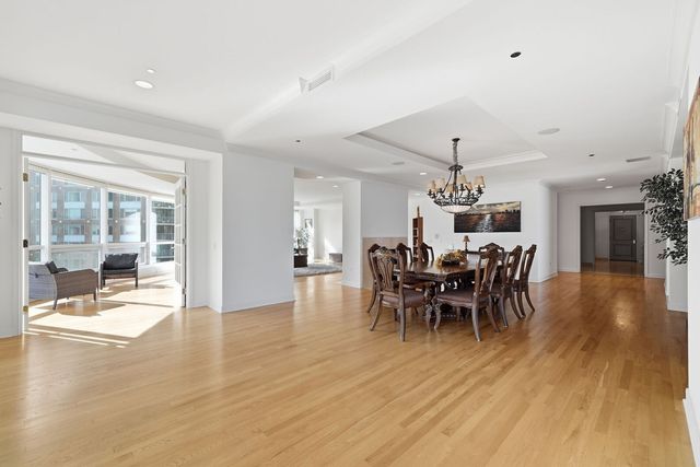 415 E North Water Street 2805, Chicago, IL 60611