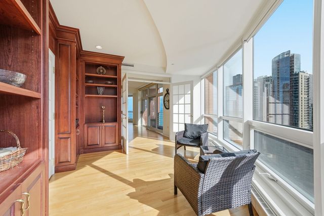 415 E North Water Street 2805, Chicago, IL 60611