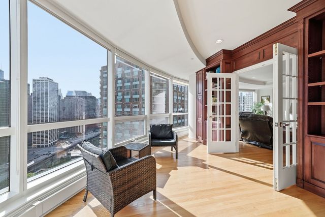 415 E North Water Street 2805, Chicago, IL 60611