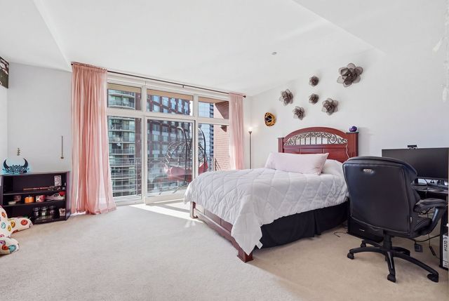 415 E North Water Street 2805, Chicago, IL 60611
