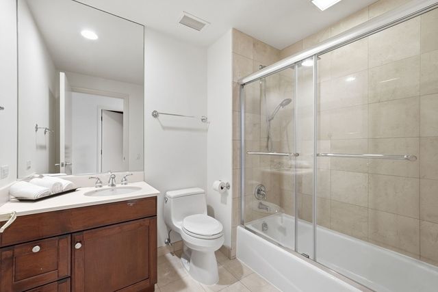 415 E North Water Street 2805, Chicago, IL 60611