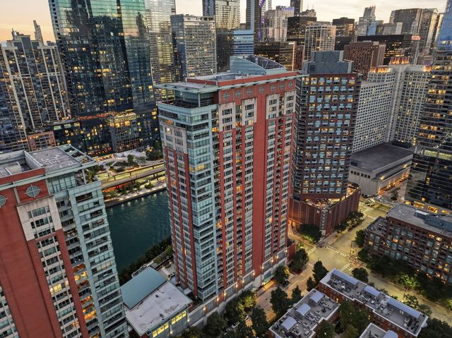 415 E North Water Street 2805, Chicago, IL 60611