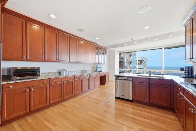 415 E North Water Street 2805, Chicago, IL 60611