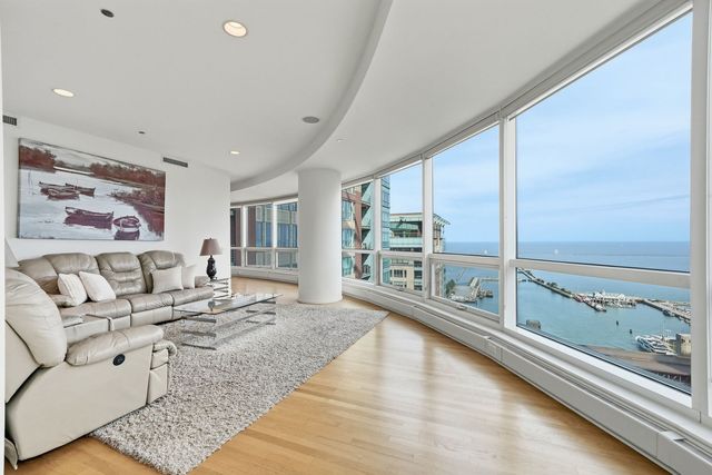 415 E North Water Street 2805, Chicago, IL 60611